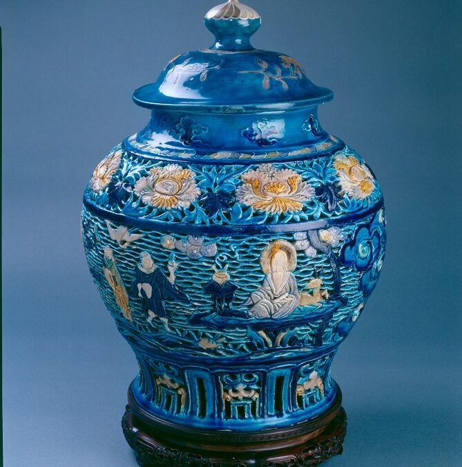 Covered Jar depicting a celebration of longevity by the Daoist Eight Immortals